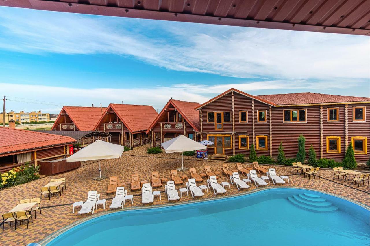 Akvalis Комплекс Для Отдыха Hotel Burlach'ya Balka Exterior foto